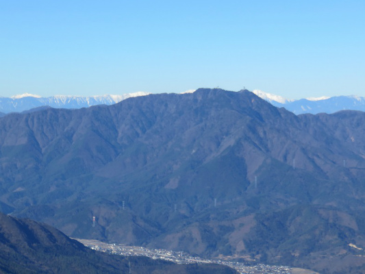 道志山塊からの三ツ峠
