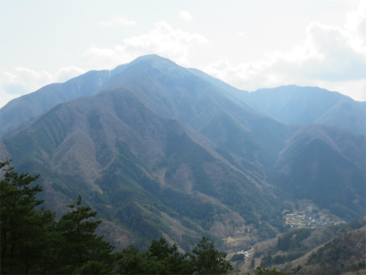 道志山塊ハイキングコースから大室山丹沢山塊