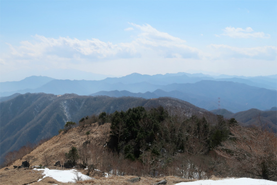 小金沢連嶺らしい雄大な景色