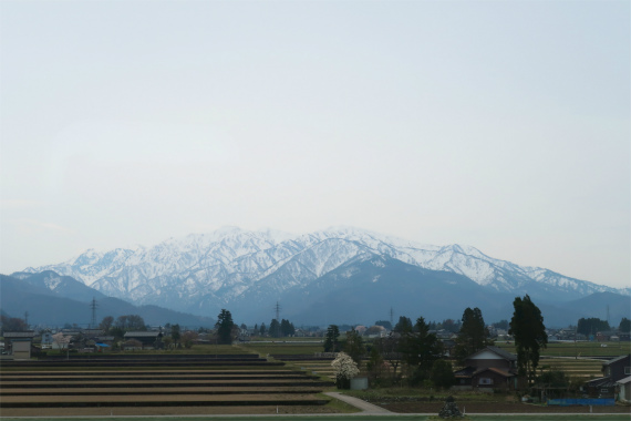 >北陸新幹線から立山の景色