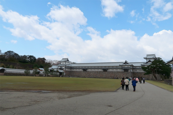 f:id:aohige0718:20190417225238j:plain 正面天守閣ではなく五十間長屋