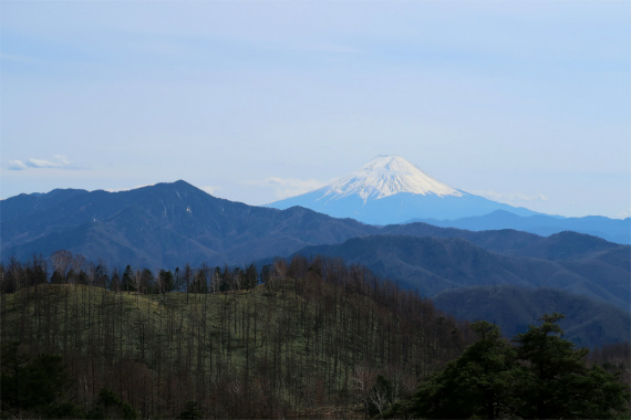 山ノ神土富士山と大菩薩嶺の景色