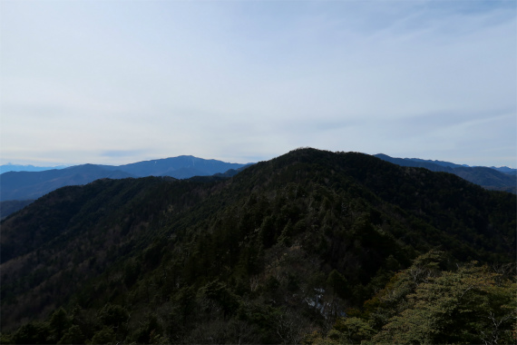 目指す唐松尾山