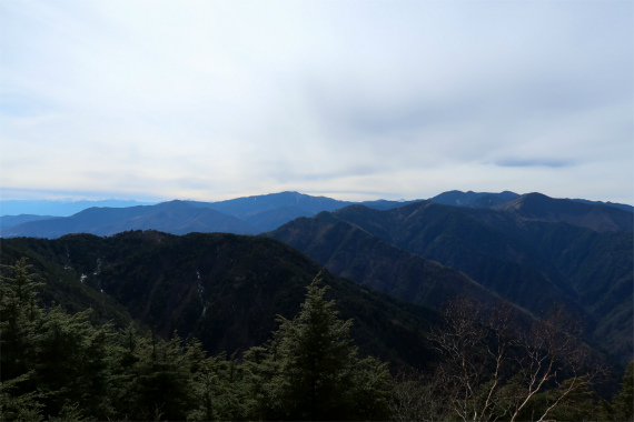 唐松尾山の北側の景色を見ることが出来ます