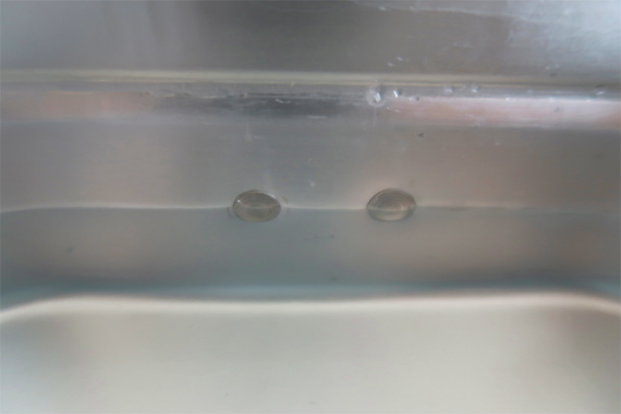 ３合炊飯するのに必要な６００ｍｌの水をラージメスティンベットの下段ギリギリ水面高さに
