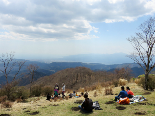 鍋割山の山頂の様子