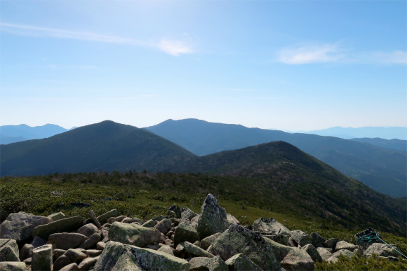 鉄山朝日岳奥秩父最高峰の北奥千丈岳