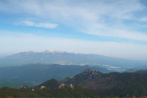 金峰山小屋への登山ルートと展望