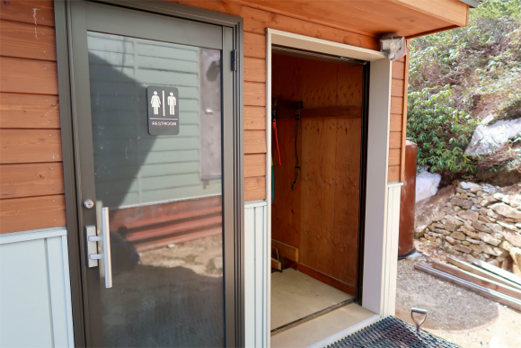 金峰山小屋トイレ