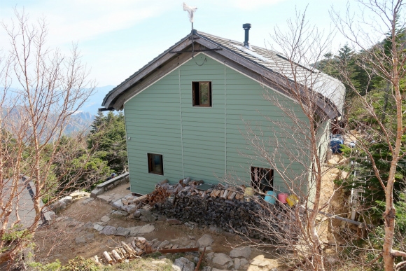 金峰山小屋新しい山小屋