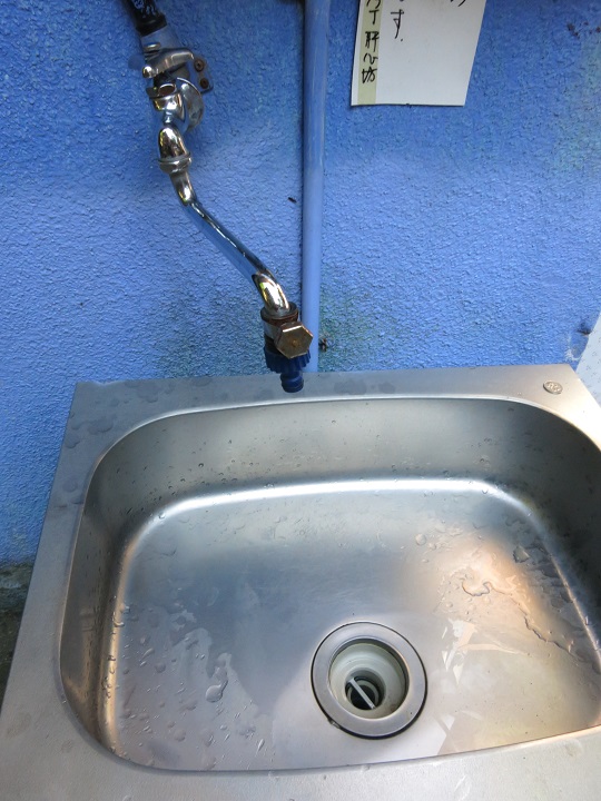 神力坊綺麗なトイレと水場