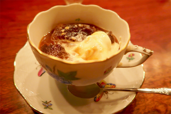 苦い中にもコクがあるアイスコーヒーにソフトクリーム