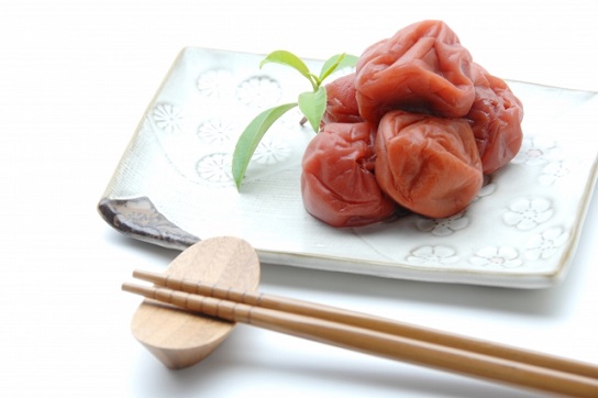 熱中症を予防する食べ物・栄養素・梅干しクエン酸