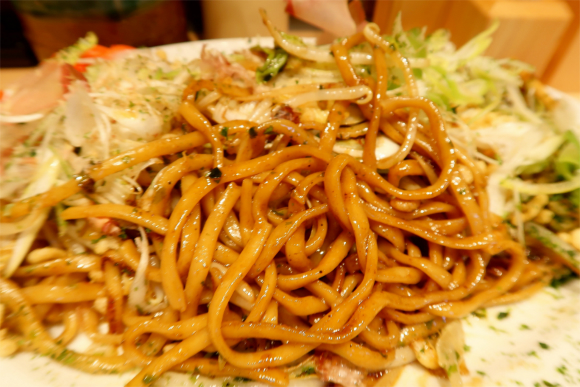 太いモチモチ麺焼きそば