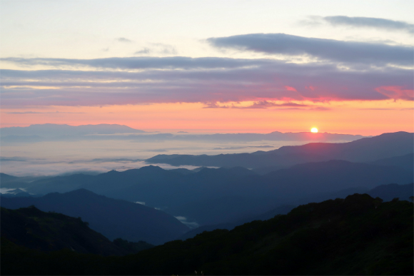 飯豊山の夜明け景色