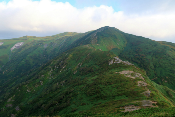 飯豊山登山の魅力稜線歩き