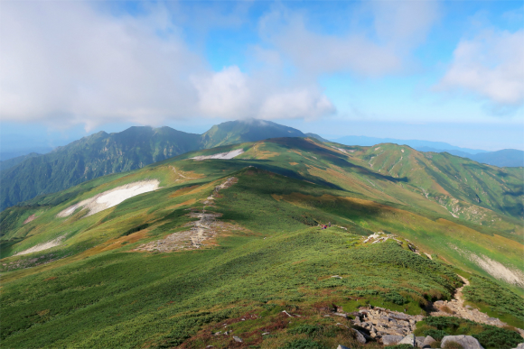 次の目的地である御西小屋を目指す