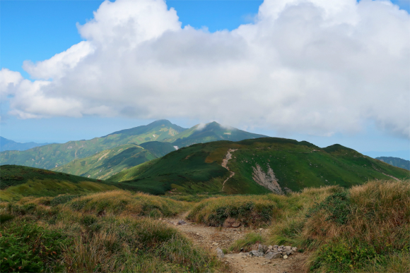 御西小屋から飯豊連峰最高峰の大日岳を目指す