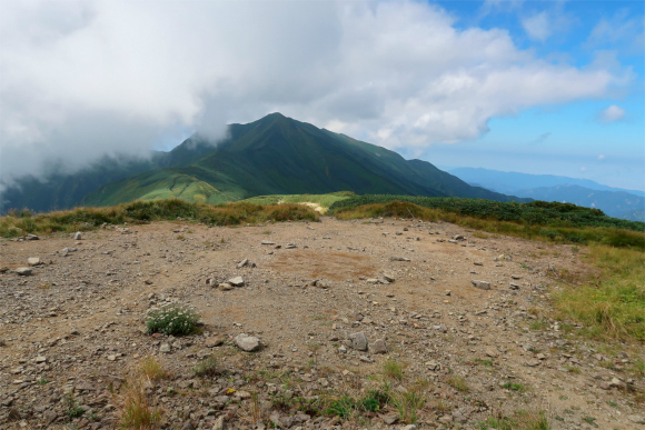 御西小屋(御西岳避難小屋)のテント場