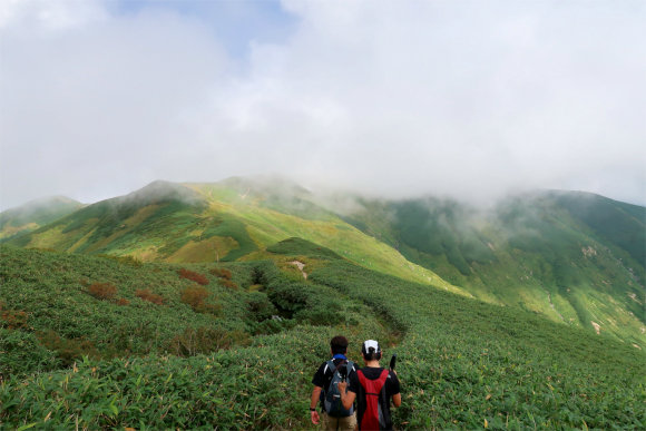 御西小屋へ戻る様子