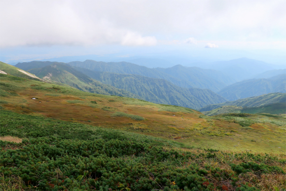 山深い飯豊連峰