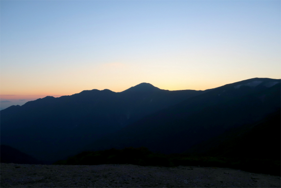 丁度夕日が大日岳周辺に下りた瞬間