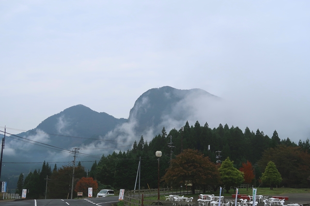 f:id:aohige0718:20191101230830j:plain 兜岳・鎧岳の迫力
