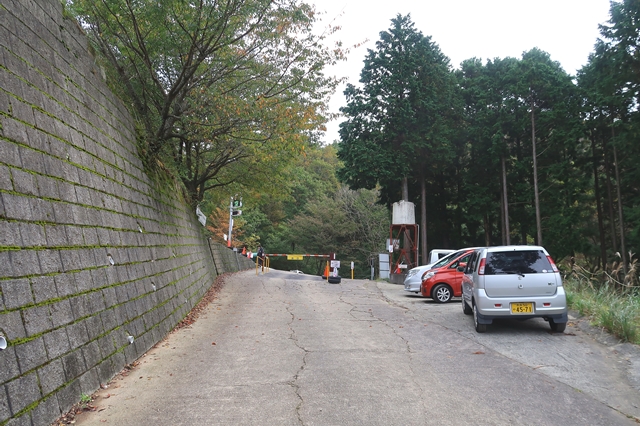f:id:aohige0718:20191101230917j:plain お亀池駐車場