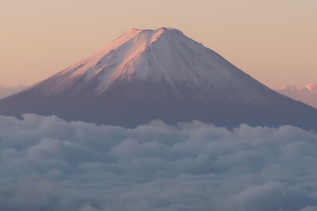 笠取山から富士山朝焼け