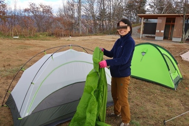 陣馬形山キャンプ場テント設営した様子