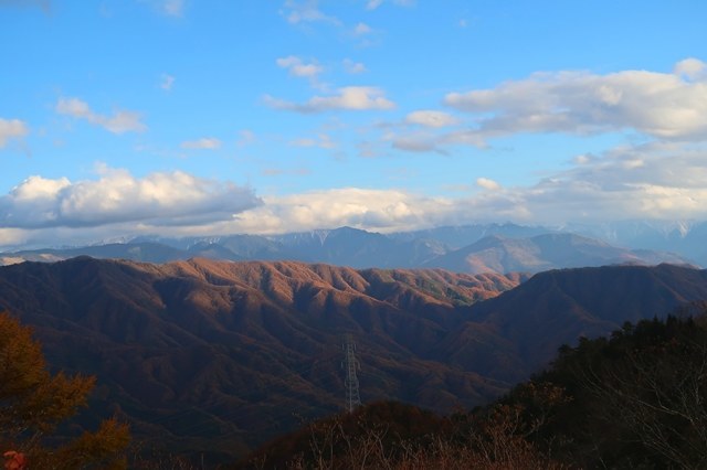 陣馬形山南アルプス山並み