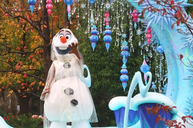 雪だるまみたいなキャラクターが登場