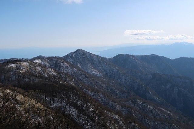 丹沢山からの塔ノ岳の景色