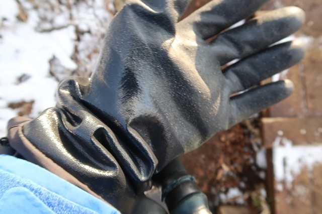 テムレスブラックの手のひらイボイボ滑り止め