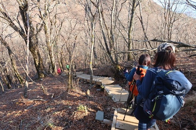 f:id:aohige0718:20191216215505j:plain 丹沢もすっかり冬の装い