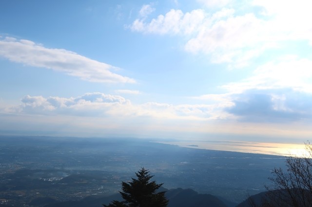 梅ノ木尾根から大山登山の相模湾景色