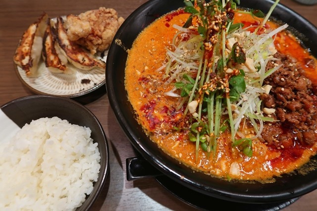 平塚のラーメン屋味噌の大将坦々麺ランチセット