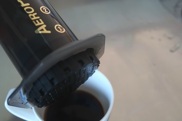 エアロプレスコーヒーメーカーのフィルター部分アップの様子