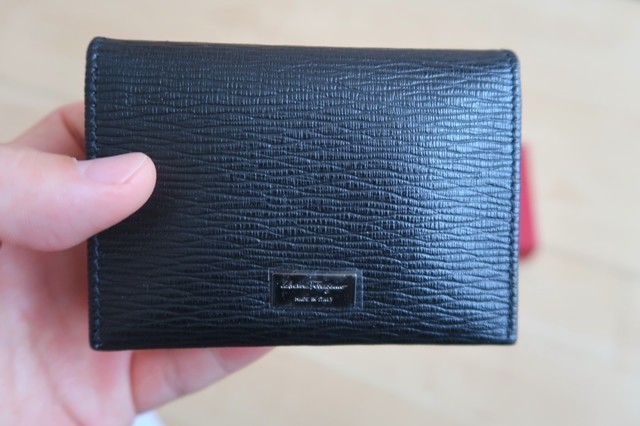 フェラガモ名刺入れサイズ