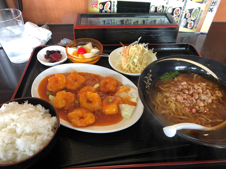 台湾ラーメンとエビチリ定食