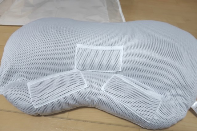 f:id:aohige0718:20200322111042j:plain 磁気枕の磁石の部分突起