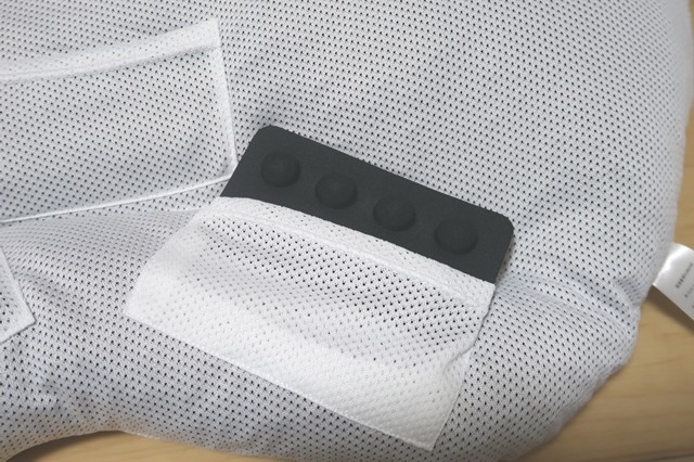 f:id:aohige0718:20200322111119j:plain 磁石シート磁気枕から取り外し可能