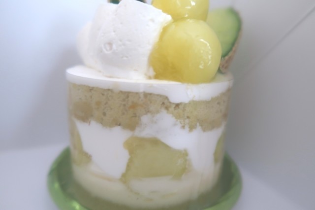 f:id:aohige0718:20200328161547j:plain ケーキ上部のメロンの果肉が多い