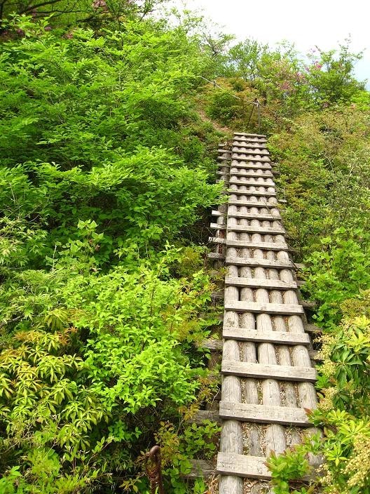 同角山稜のキレット写真