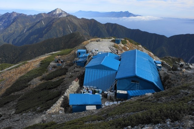 山小屋北岳肩の小屋