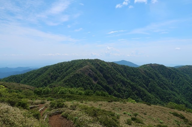 振り返っての丹沢山