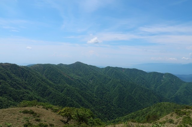 塔ノ岳山頂遠望