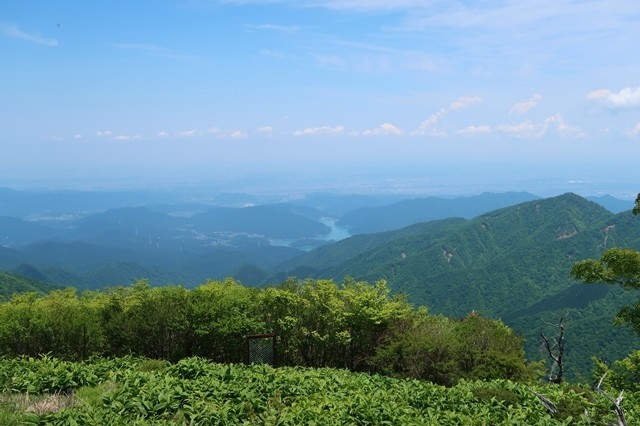 蛭ヶ岳山荘から見る宮ヶ瀬湖景色
