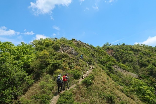 鬼ヶ岩の登り登山道