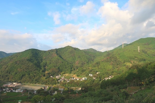 寄展望台からジダンゴ山、宮地山、檜岳方面景色